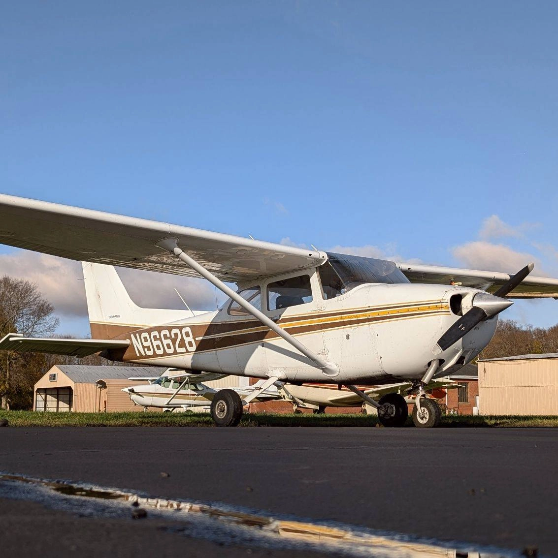 Cessna 172P N96628 Loop 'D LuLu front view
